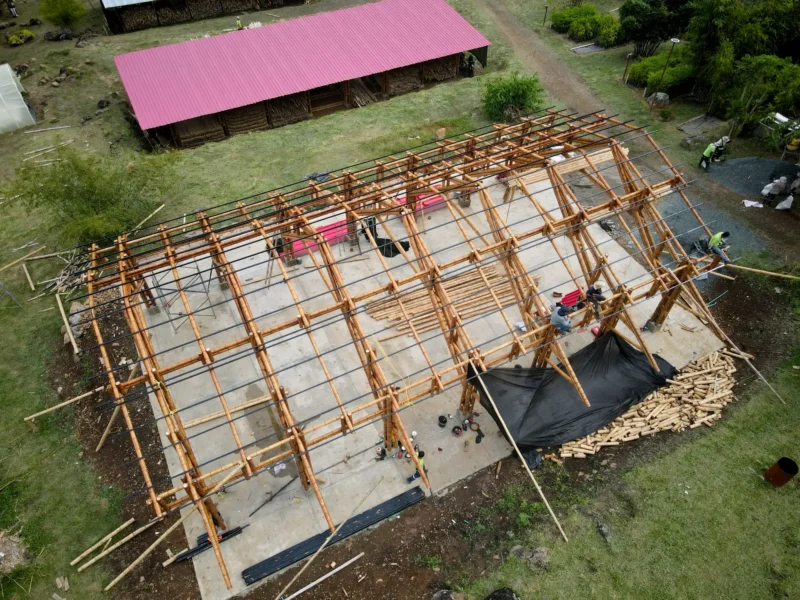Vista aérea de la estructura completa (esqueleto) del pabellón de guadua