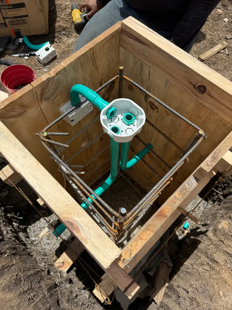 Fundición de pedestales de concreto para estructura de guadua