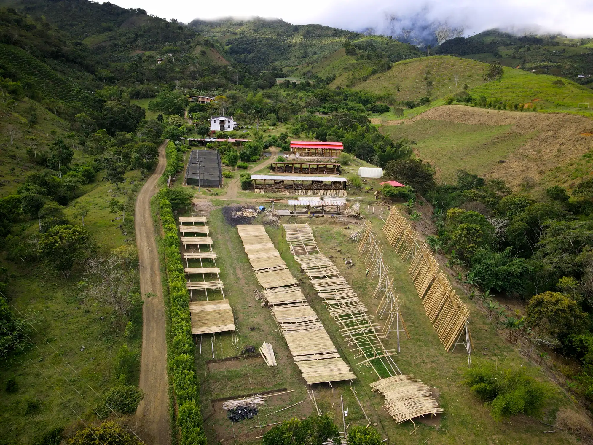 Vista aérea del pabellón "Tres Brisas" en Hacienda Guadua Bamboo