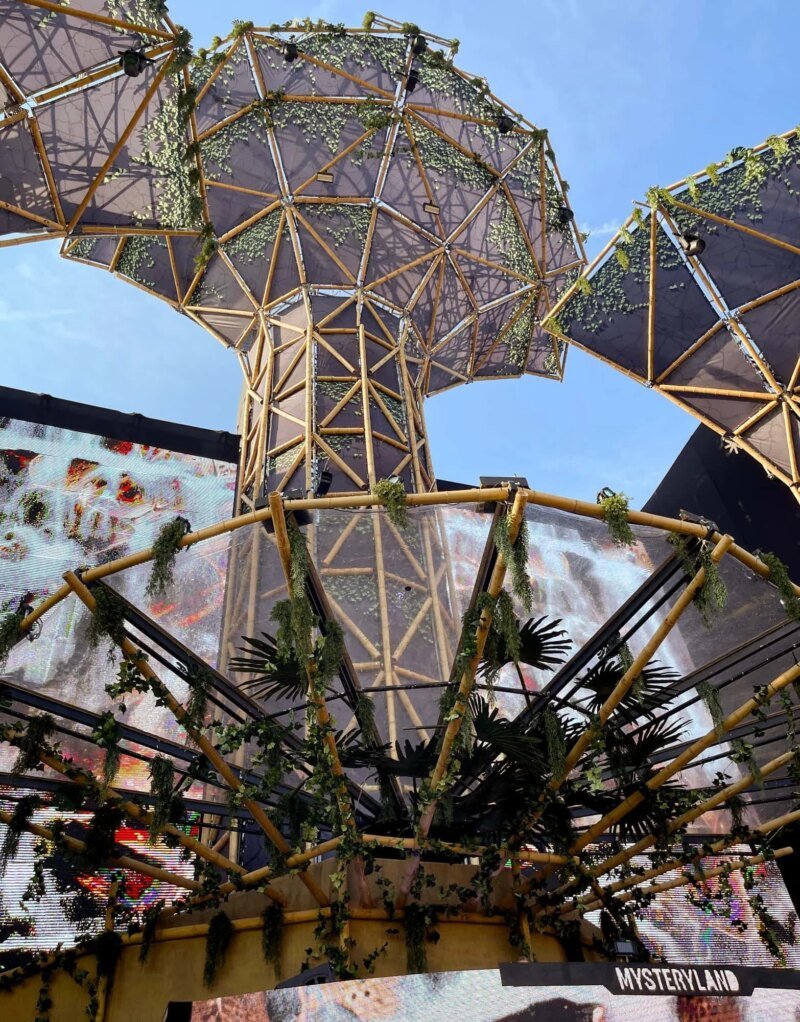 Torres de Guadua Bambú Diseño de Escenarios en el Festival Mysteryland 2024