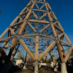 Torre de bambú de 28 m en Bélgica: hito de arquitectura sostenible en Europa.
