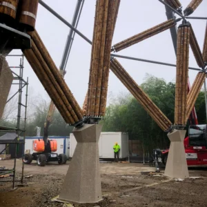 Construcción de la torre en bambú guadua en Bélgica