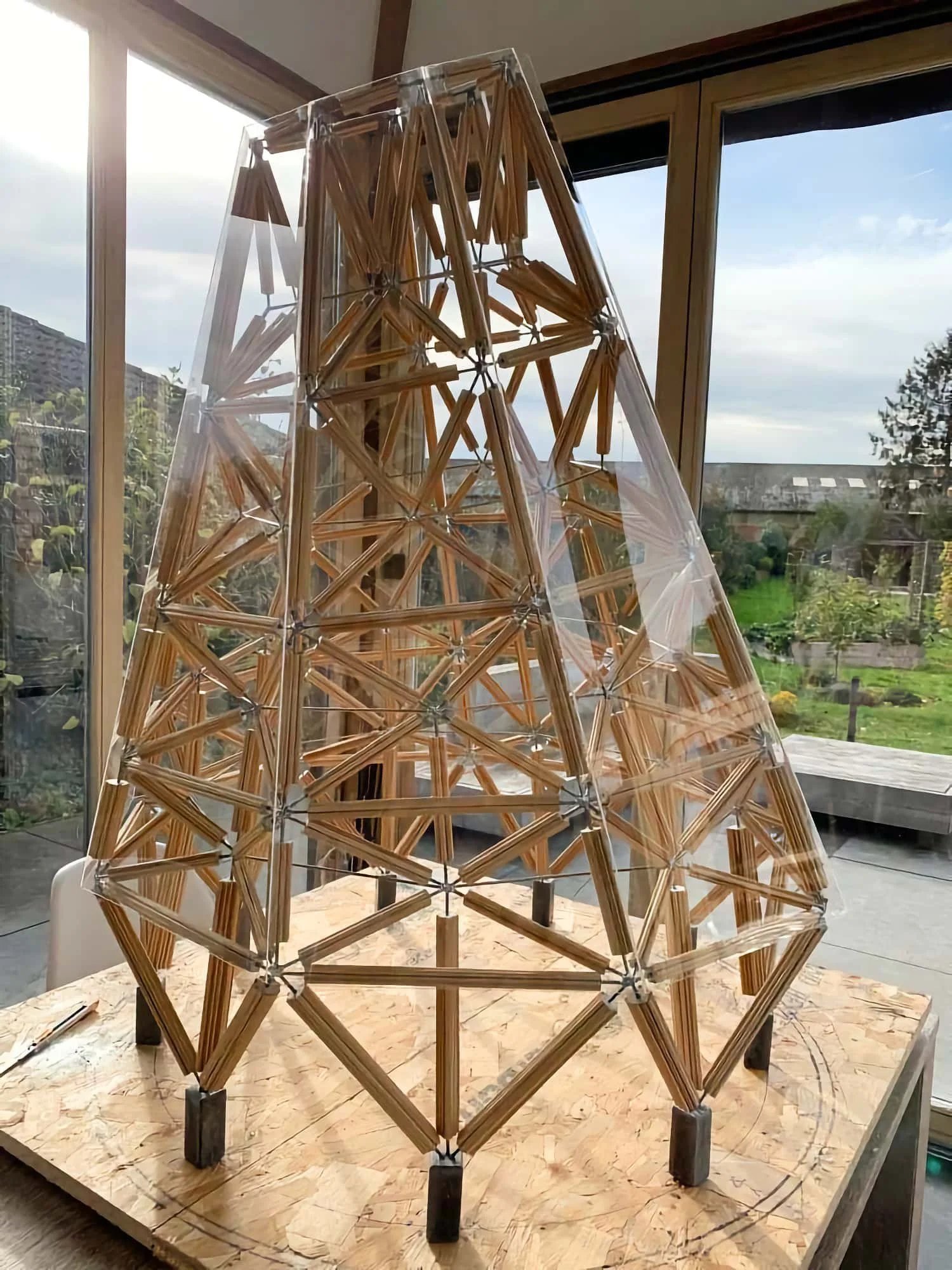 Maqueta torre en bambú guadua en Bélgica