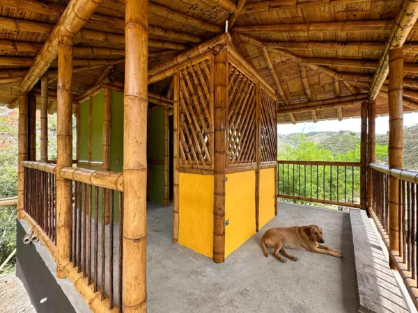 Cabaña en Bambú Guadua para Baño Seco de Lujo