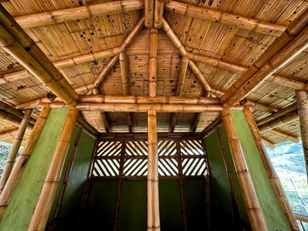 Cabaña en Bambú Guadua para Baño Seco de Lujo