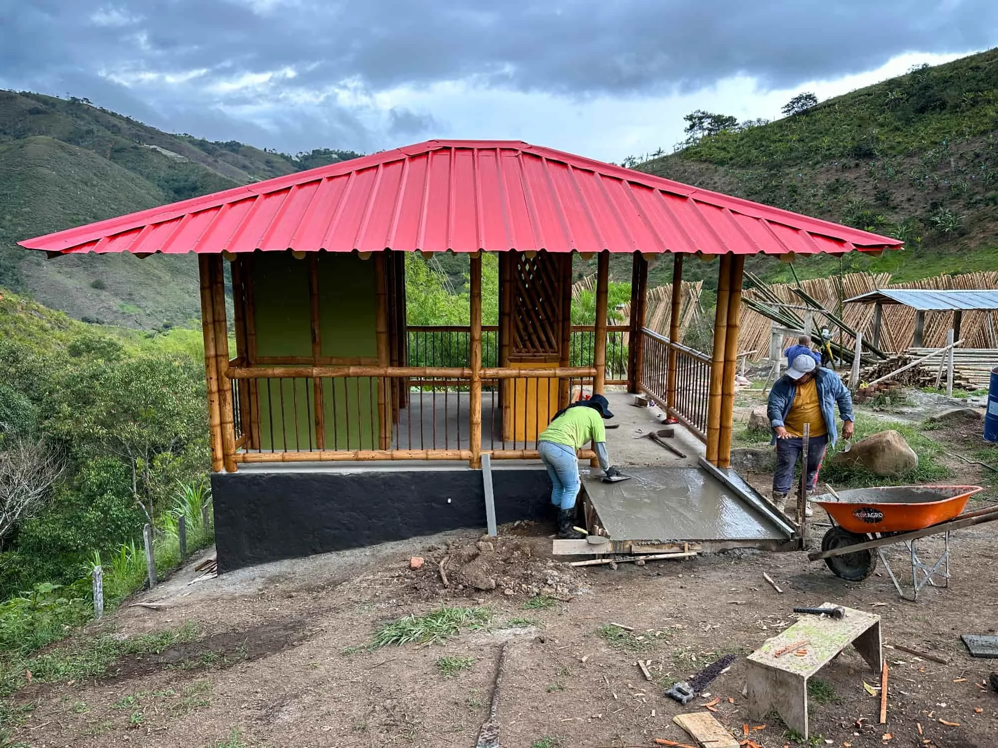 Cabaña en Bambú Guadua para Baño Seco de Lujo