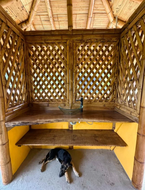 Cabaña en Bambú Guadua para Baño Seco de Lujo