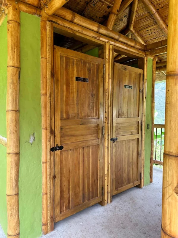 Cabaña en Bambú Guadua para Baño Seco de Lujo