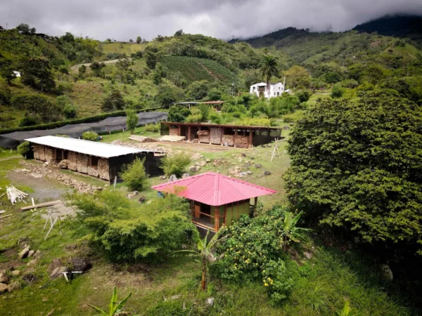 Cabaña en Bambú Guadua para Baño Seco de Lujo