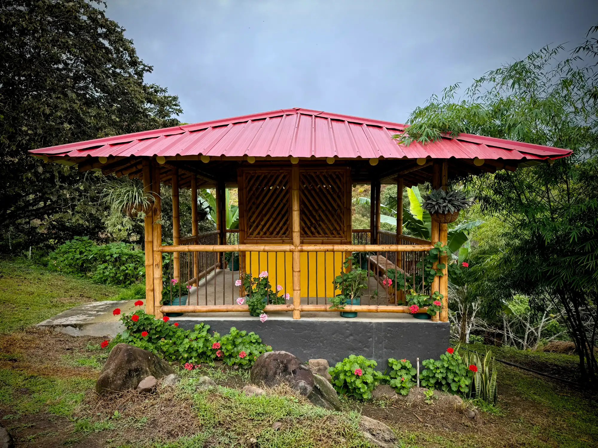 Cabaña en Bambú Guadua para Baño Seco de Lujo