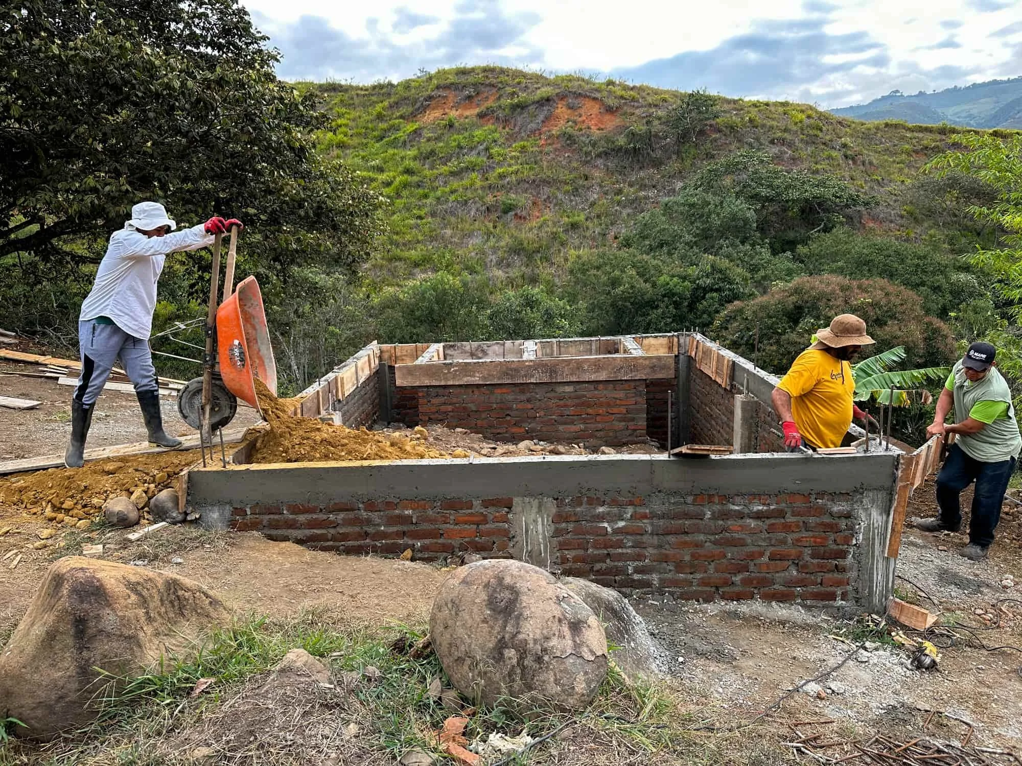 Construyendo un muro de ladrillo