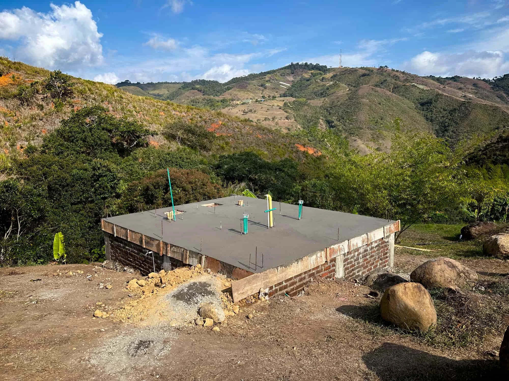 Instalación de piso de hormigón