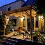 Pérgola de bambú Guadua en la noche