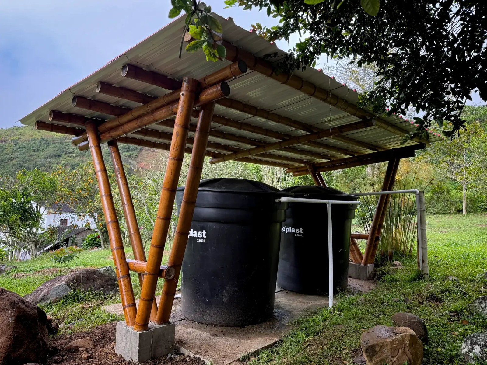 Ramada para tanque de agua en bambú guadua